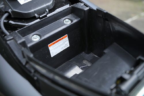 Tampak samping ruang bagasi Suzuki NEX Crossover