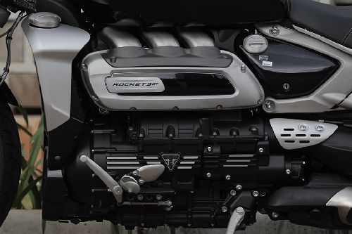 Mesin Triumph Rocket 3