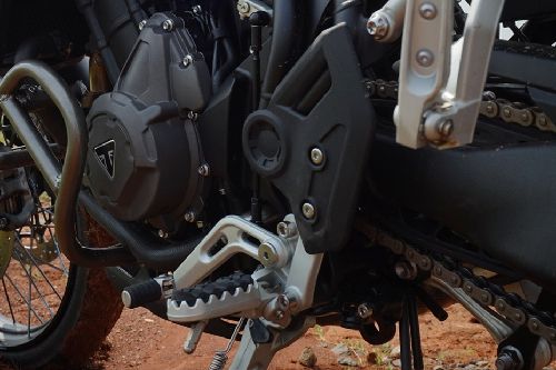 sandaran kaki Triumph Tiger 900